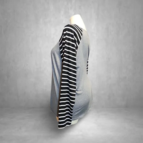 Gray Top w Black & White Striped Sleeves By Doublju 2x Emo Scene Punk Bubblegum◯ - Picture 3 of 8